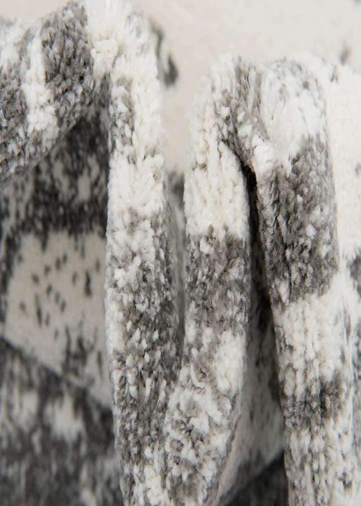 2' x 6' Veneto Runner Rug