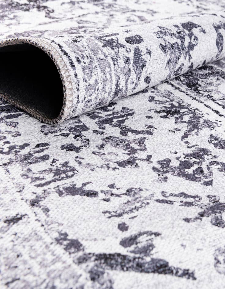 Detail image of 7' 10 x 7' 10 Washable Francesca Square Rug