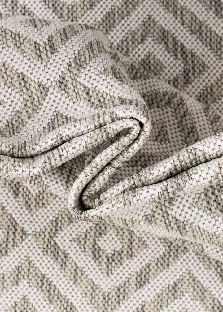 7' 10 x 7' 10 Easy-Clean Jill Zarin Costa Rica Indoor / Outdoor Square Rug