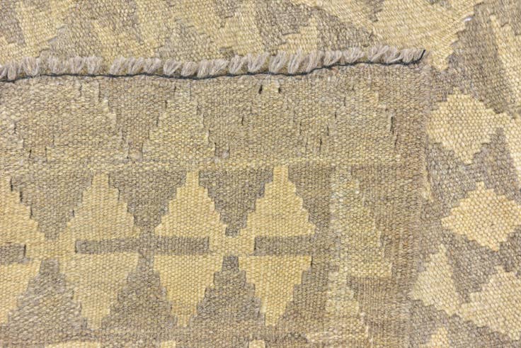 Detail image of 5' 9 x 6' 10 Hand Woven Kilim Waziri Wool Square Rug
