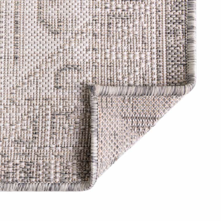 5' 3 x 5' 3 Easy-Clean Aztec Indoor / Outdoor Square Rug