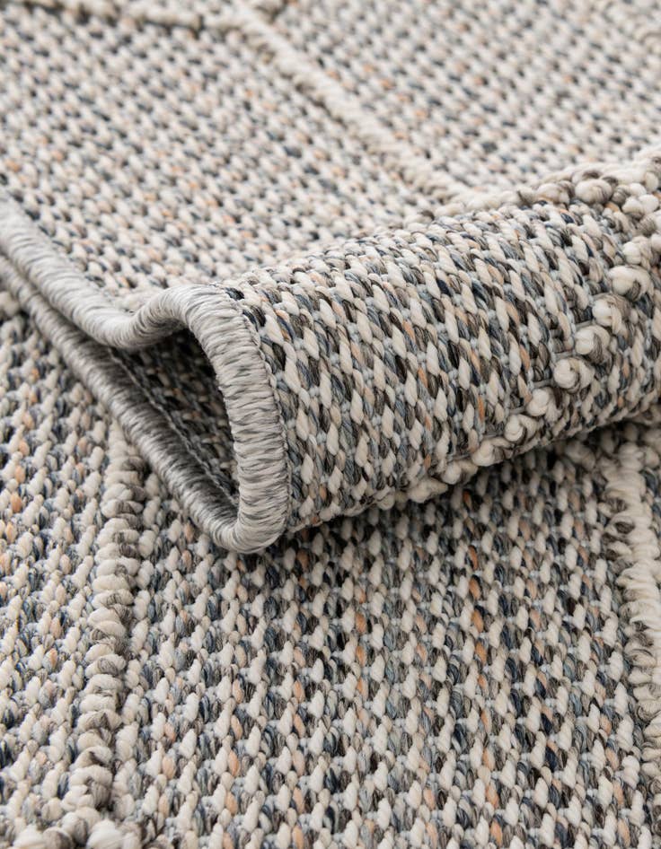 Detail image of 7' 10 x 7' 10 Washable Lattice Indoor / Outdoor Square Rug