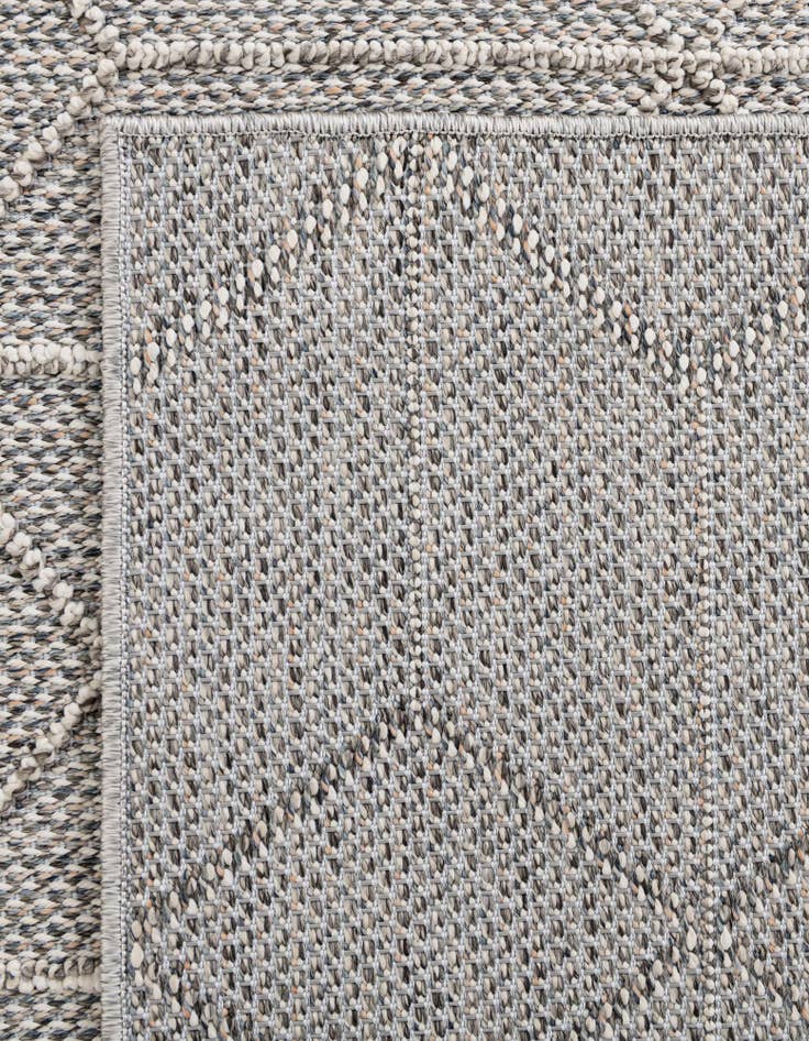 Detail image of 7' 10 x 7' 10 Washable Lattice Indoor / Outdoor Square Rug