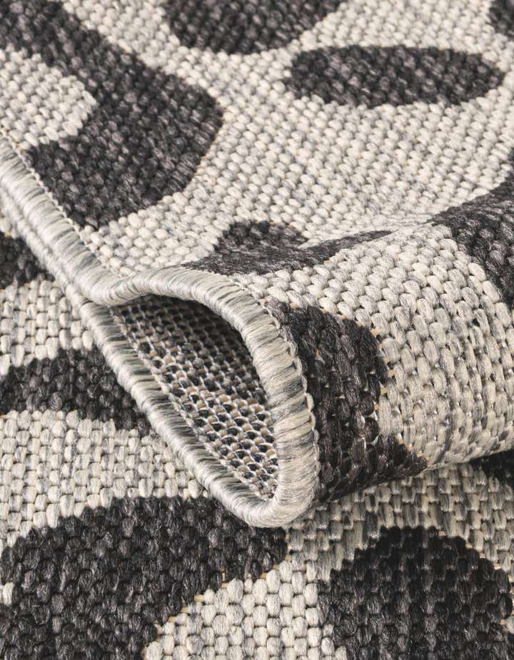 5' 3 x 5' 3 Easy-Clean Safari Indoor / Outdoor Square Rug