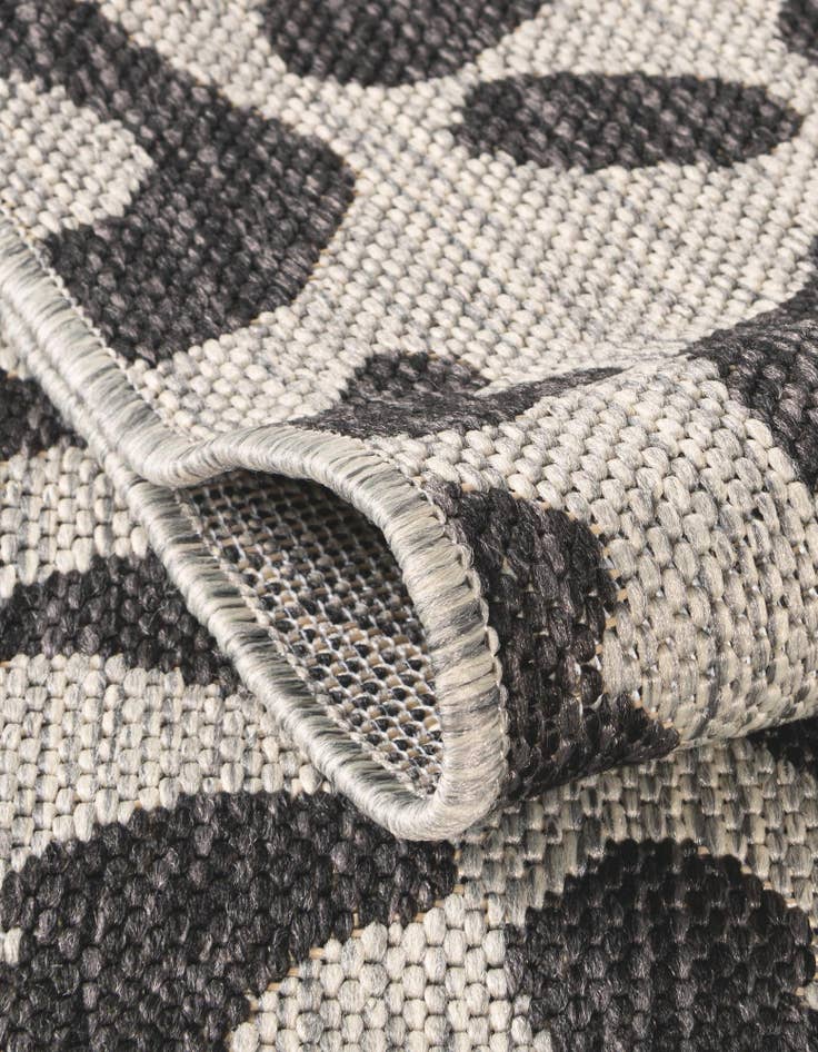 Detail image of 5' 3 x 5' 3 Easy-Clean Safari Indoor / Outdoor Square Rug