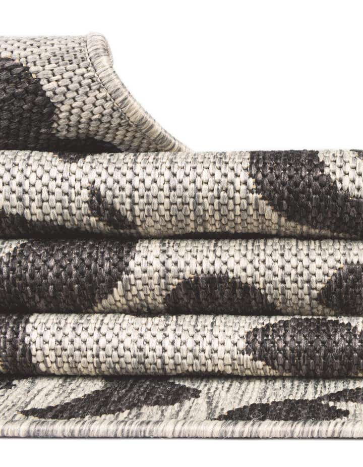 7' 10 x 7' 10 Easy-Clean Safari Indoor / Outdoor Square Rug