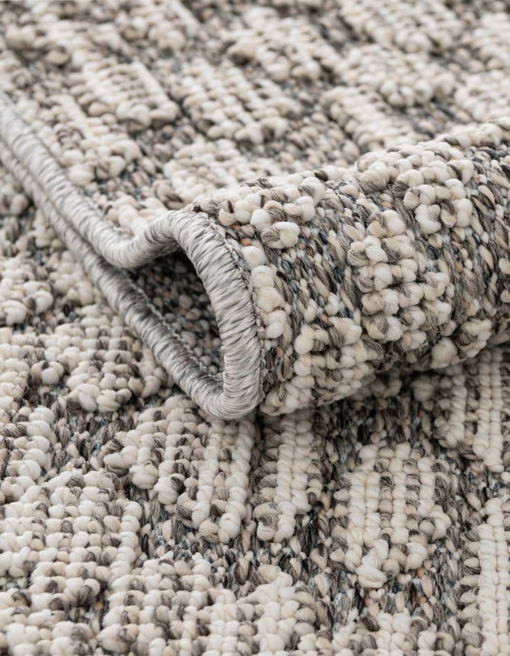 Detail image of 7' 10 x 7' 10 Easy-Clean Safari Indoor / Outdoor Square Rug