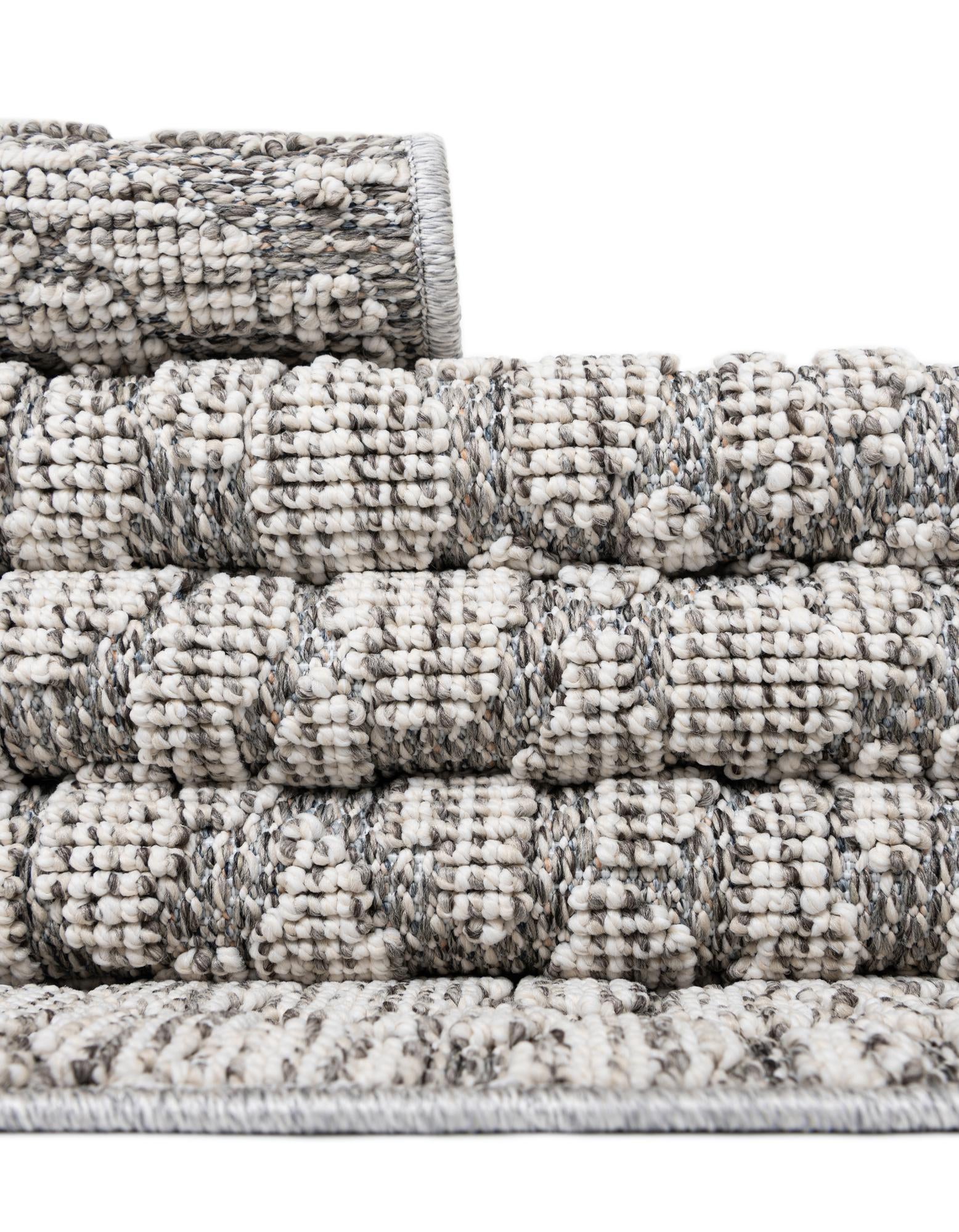 7' 10 x 7' 10 Easy-Clean Safari Indoor / Outdoor Square Rug