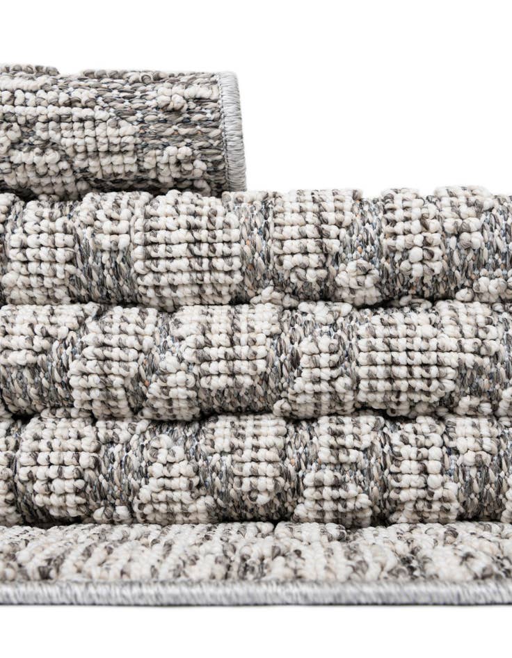 Detail image of 7' 10 x 7' 10 Easy-Clean Safari Indoor / Outdoor Square Rug