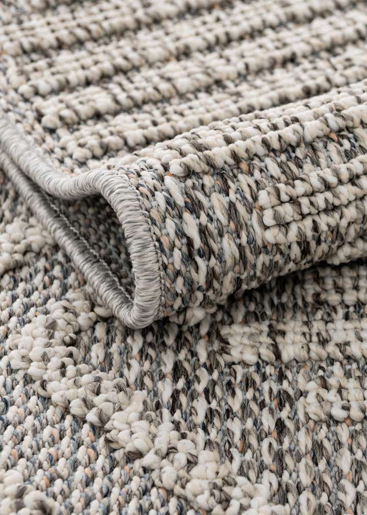 7' 10 x 7' 10 Easy-Clean Trellis Indoor / Outdoor Square Rug