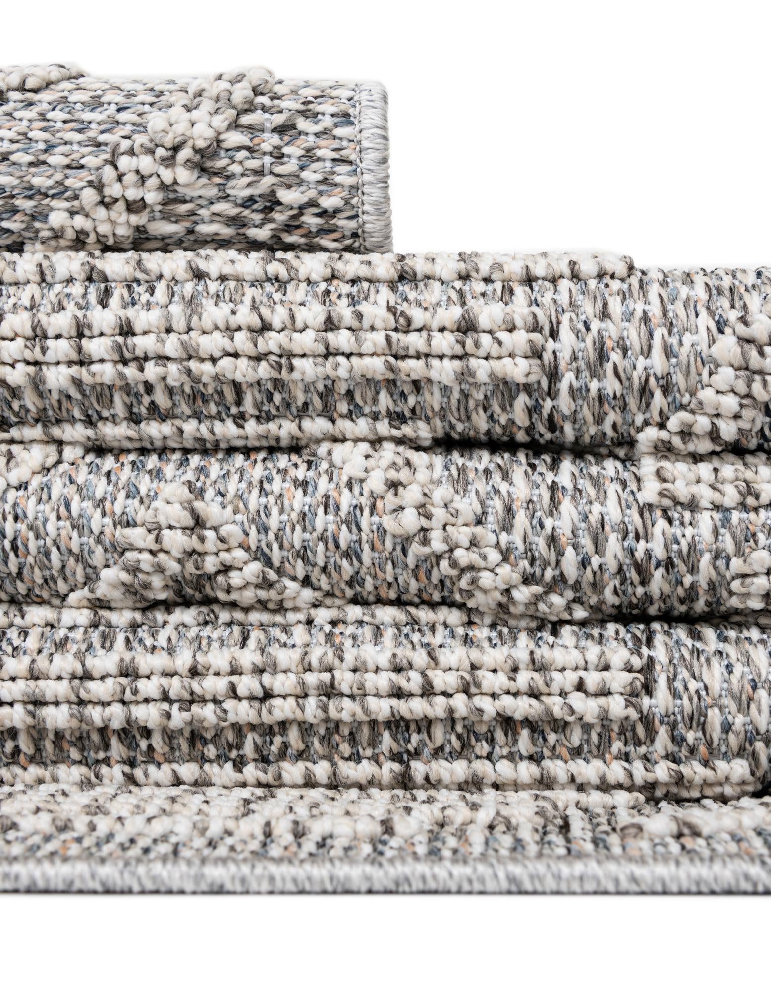 7' 10 x 7' 10 Easy-Clean Trellis Indoor / Outdoor Square Rug