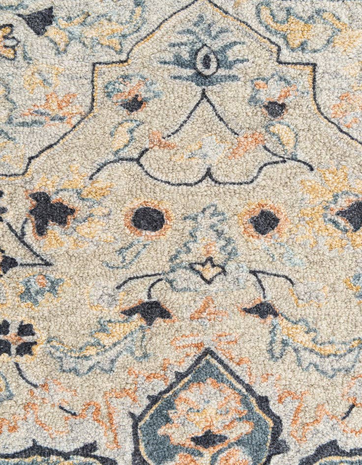 Detail image of 3' 7 x 5' 6 Agra Rug