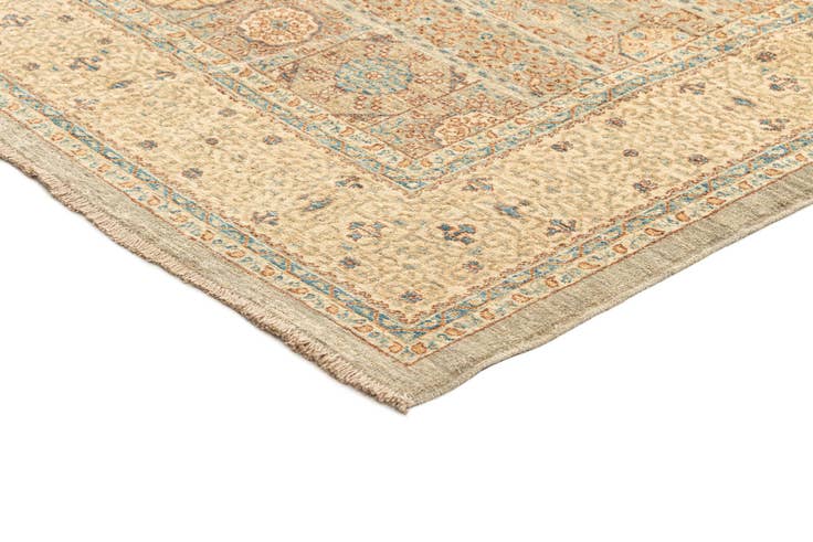 Detail image of 6' 9 x 9' 9 Hand Knotted Amina Rug