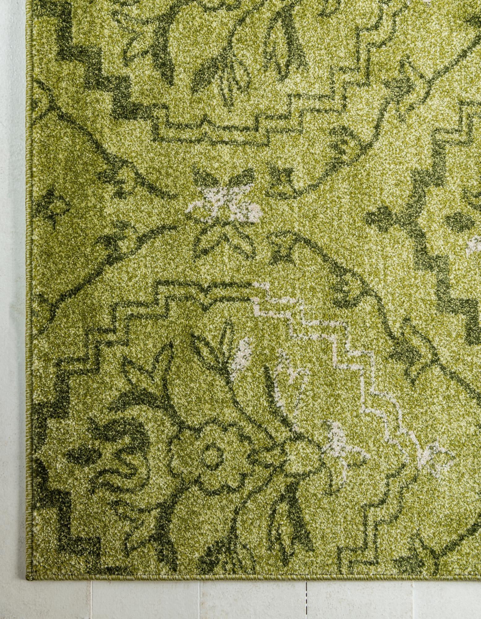 10' x 13' Damask Rug