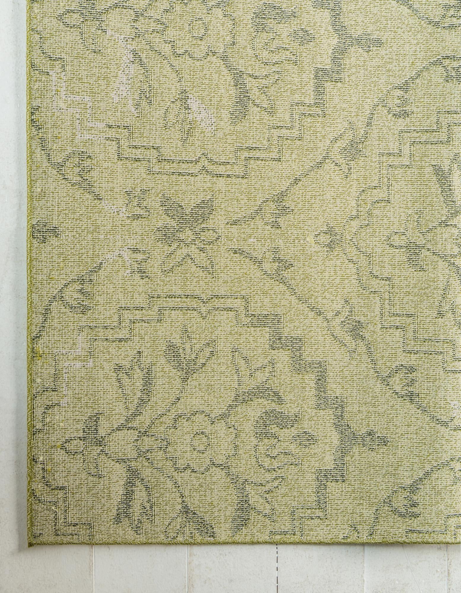 10' x 13' Damask Rug