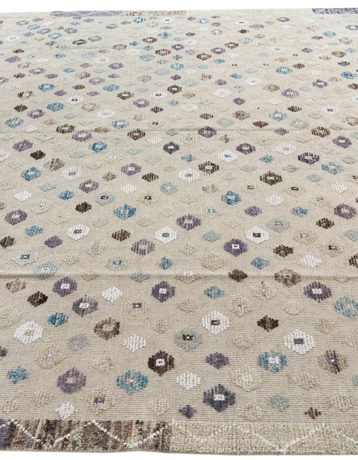Detail image of 8' 10 x 12'  Hand Knotted Darya Wool Rug