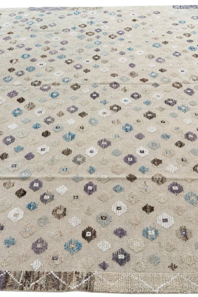 Detail image of 8' 10 x 12' Hand Knotted Darya Wool Rug