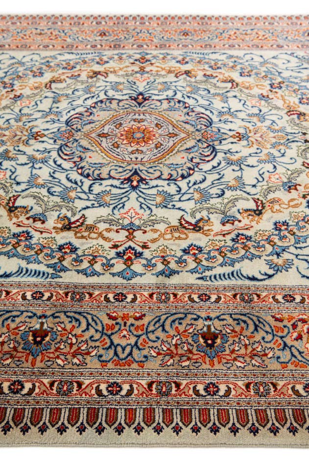 Detail image of 6' 6 x 9' 9 Hand Knotted Kashan Persian Rug
