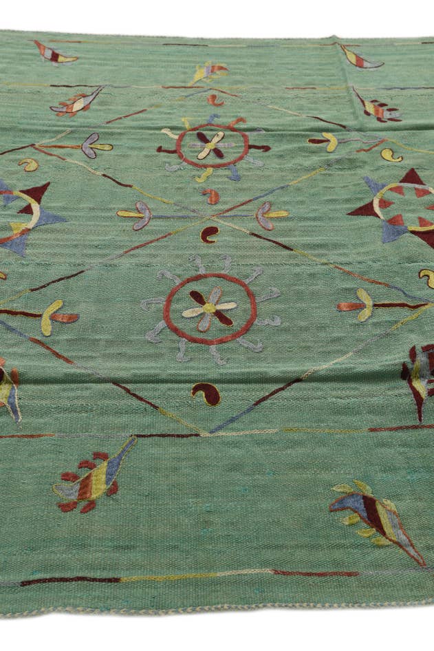 Detail image of 5' 8 x 7' 4 Hand Woven Kilim Suzani Wool Rug