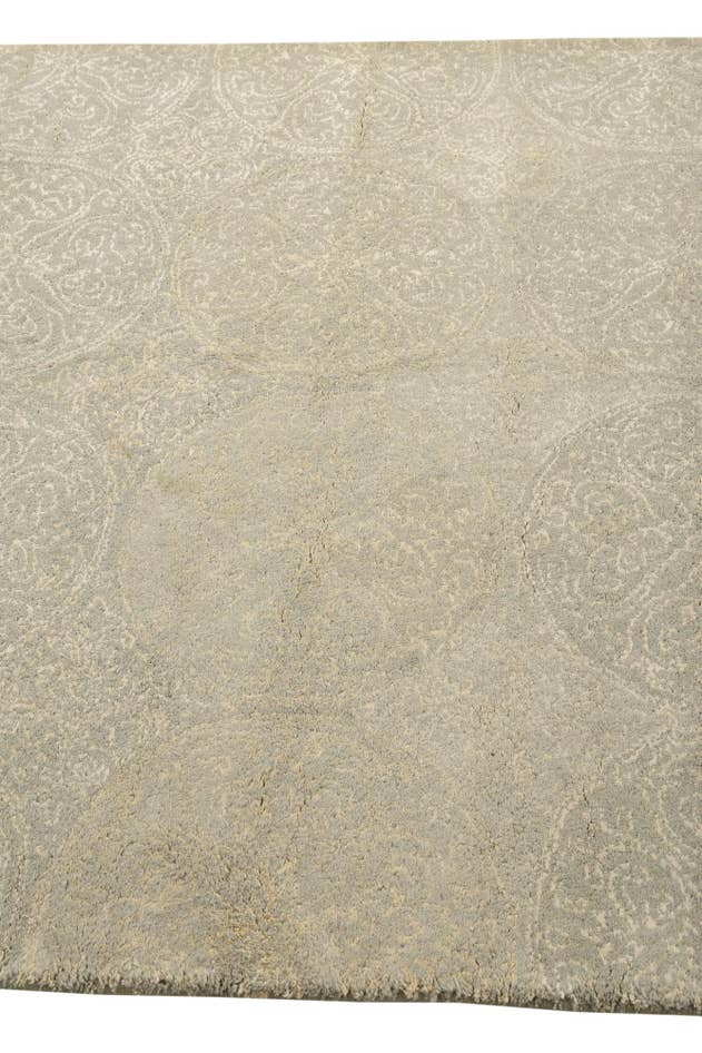 Detail image of 5' x 7' 9 Luna Rug