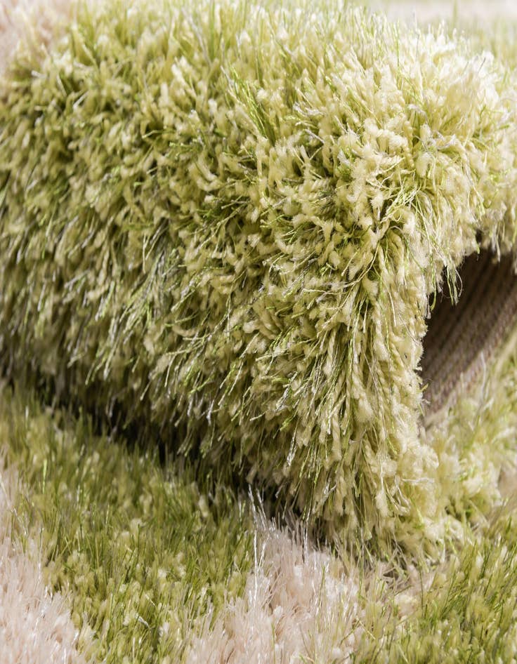 Detail image of 8' x 11' 2 Luxe Trellis Shag Rug