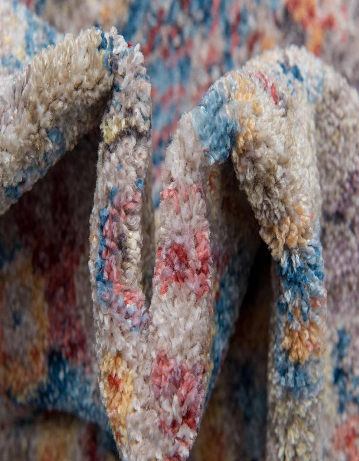 Detail image of 2' 2 x 3' Madrid Rug