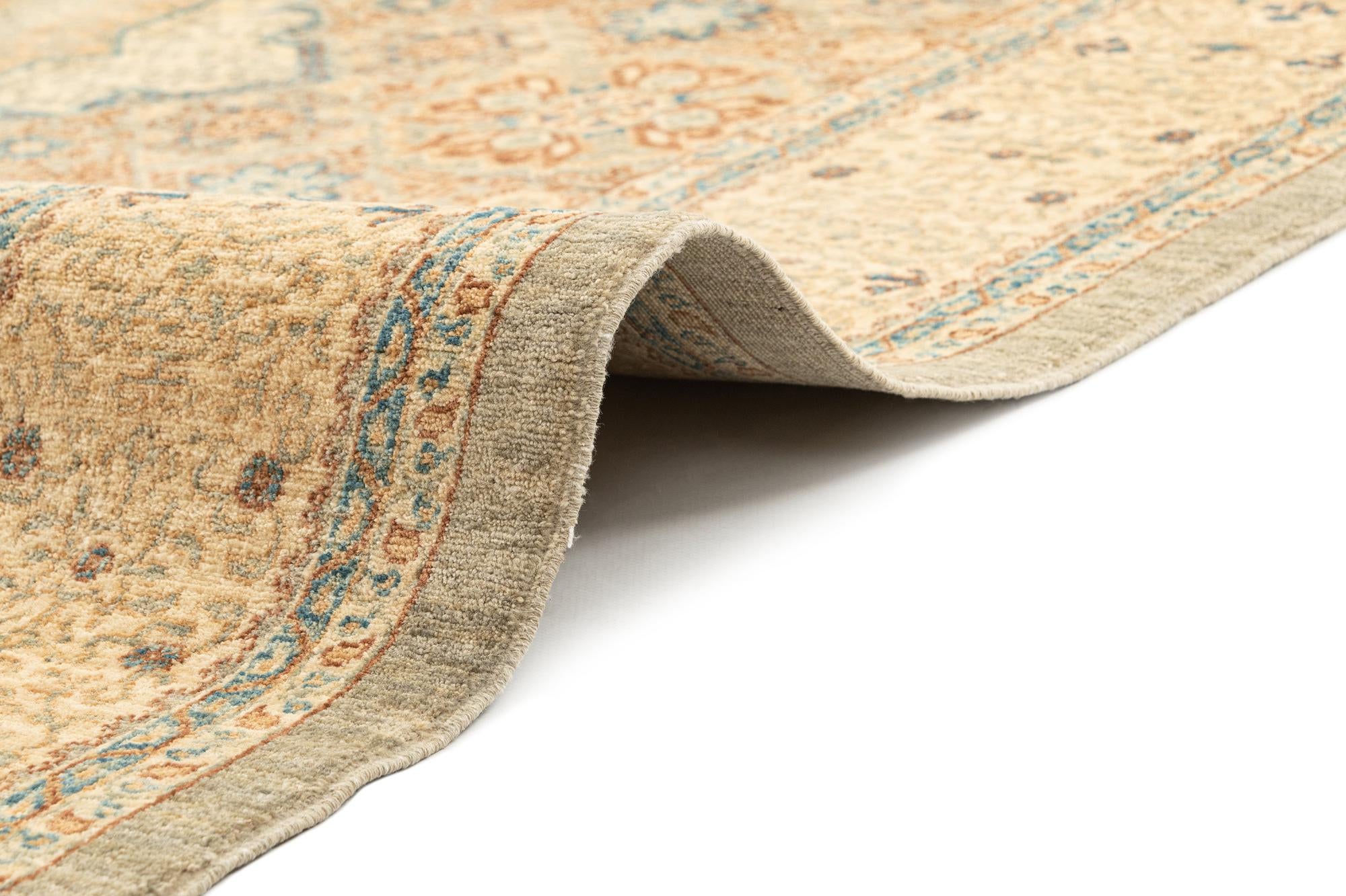 6' 9 x 9' 9 Hand Knotted Mamluk Rug