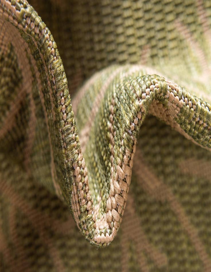 Detail image of 5' x 8' Easy-Clean Botanical Indoor / Outdoor Rug
