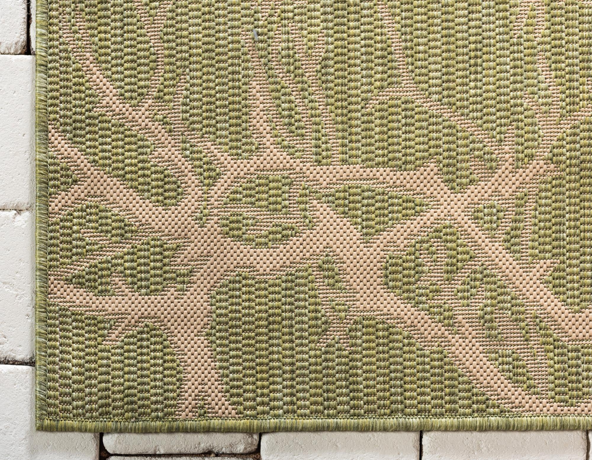 5' x 8' Easy-Clean Botanical Indoor / Outdoor Rug