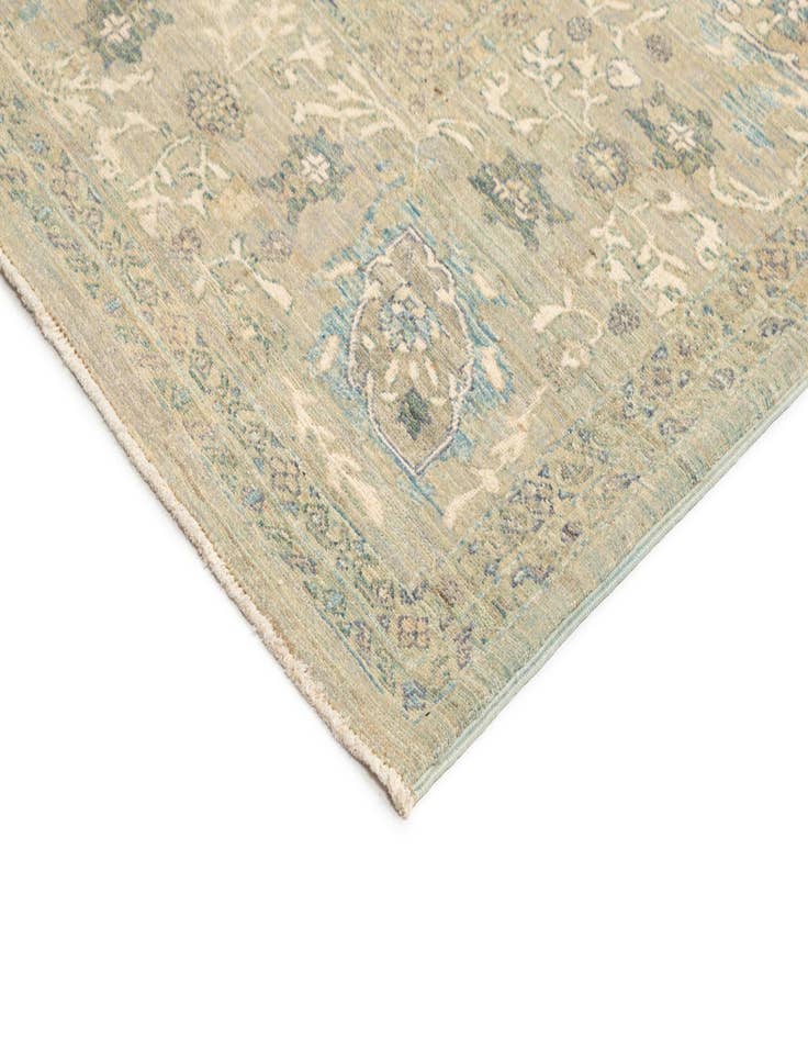 Detail image of 8' 1 x 9' 8 Ziegler Rug