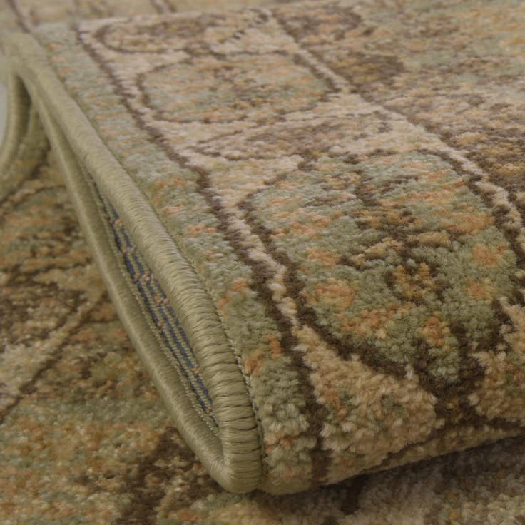 Detail image of 8' x 8' Amina Round Rug