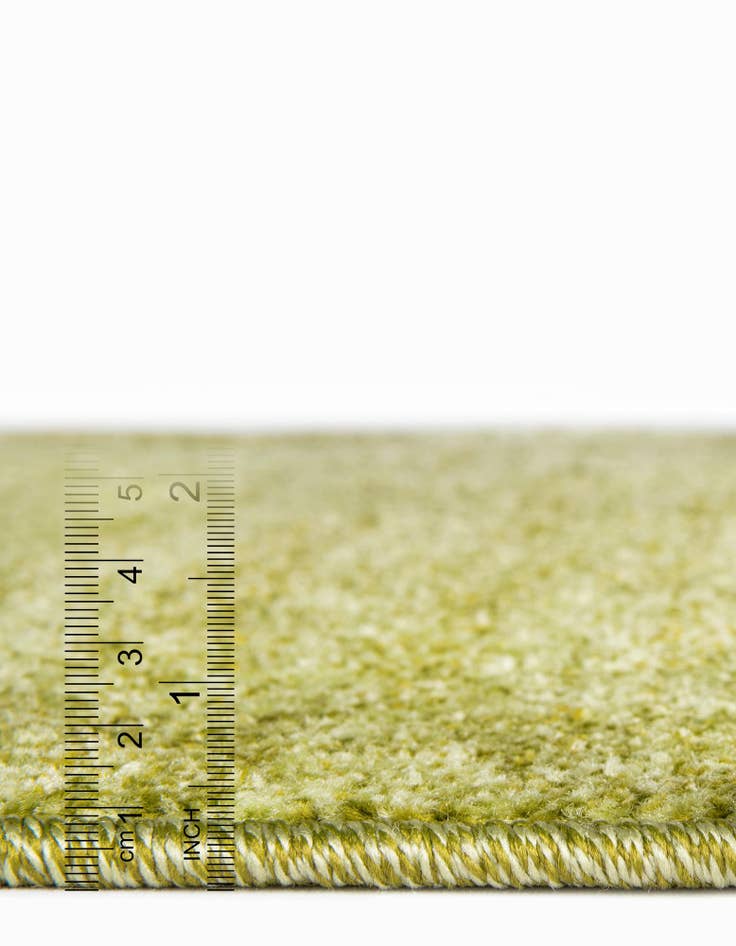 Detail image of 7' 10 x 7' 10 Angelica Round Rug