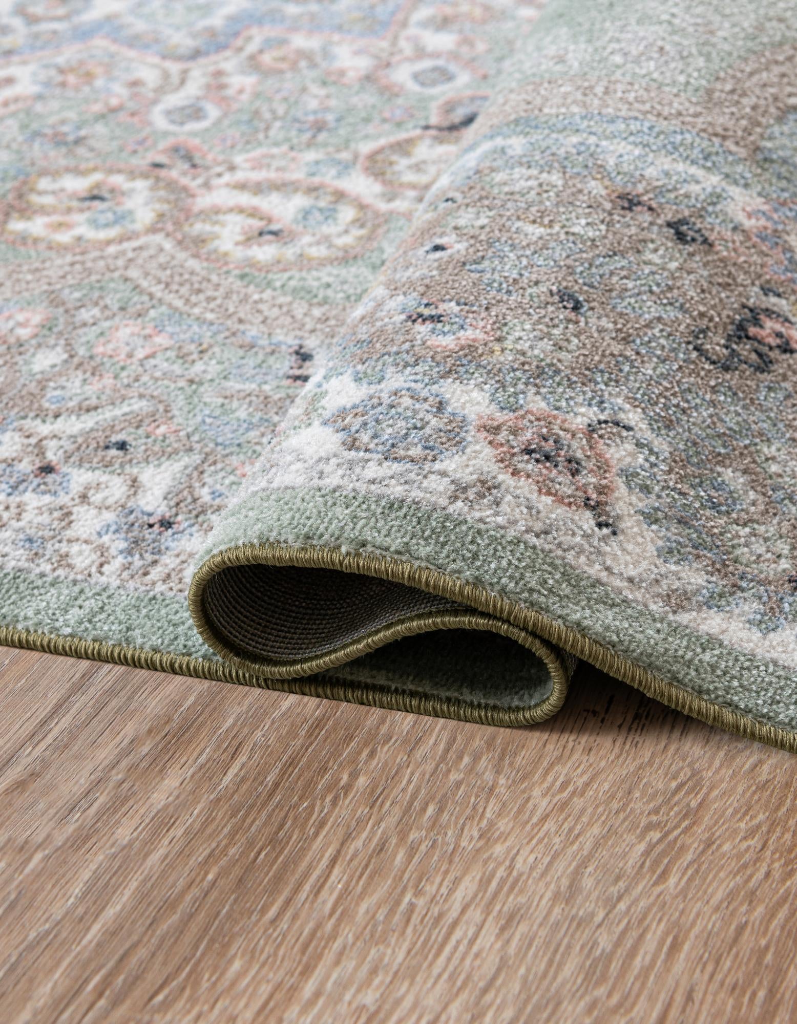 7' 10 x 7' 10 Kamala Washable Round Rug