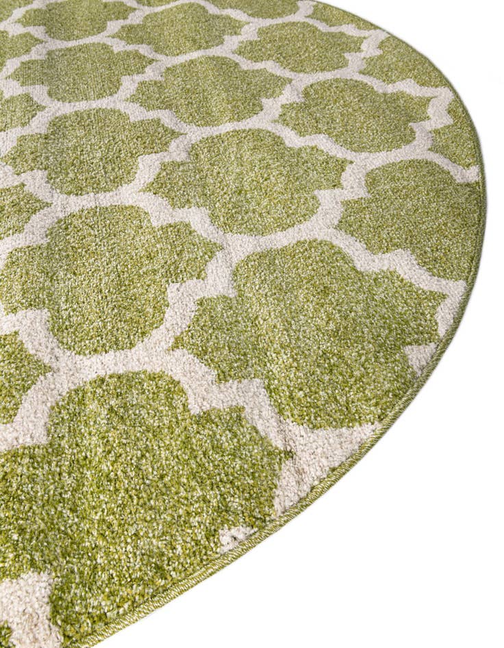 Detail image of 7' 10 x 7' 10 Lattice Round Rug