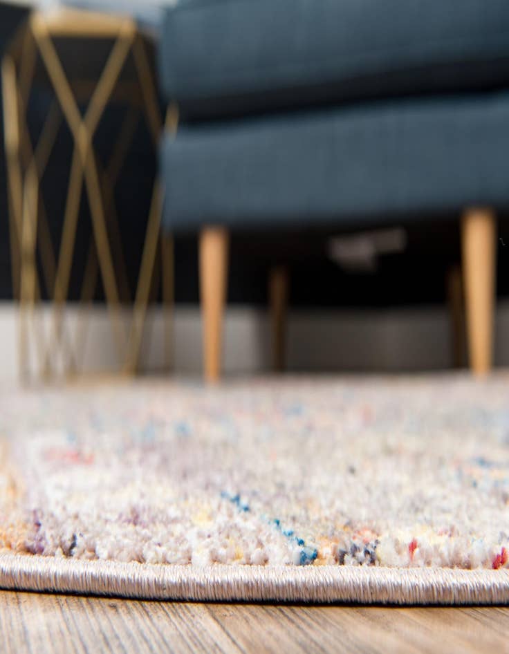 Detail image of 3' 3 x 3' 3 Madrid Round Rug