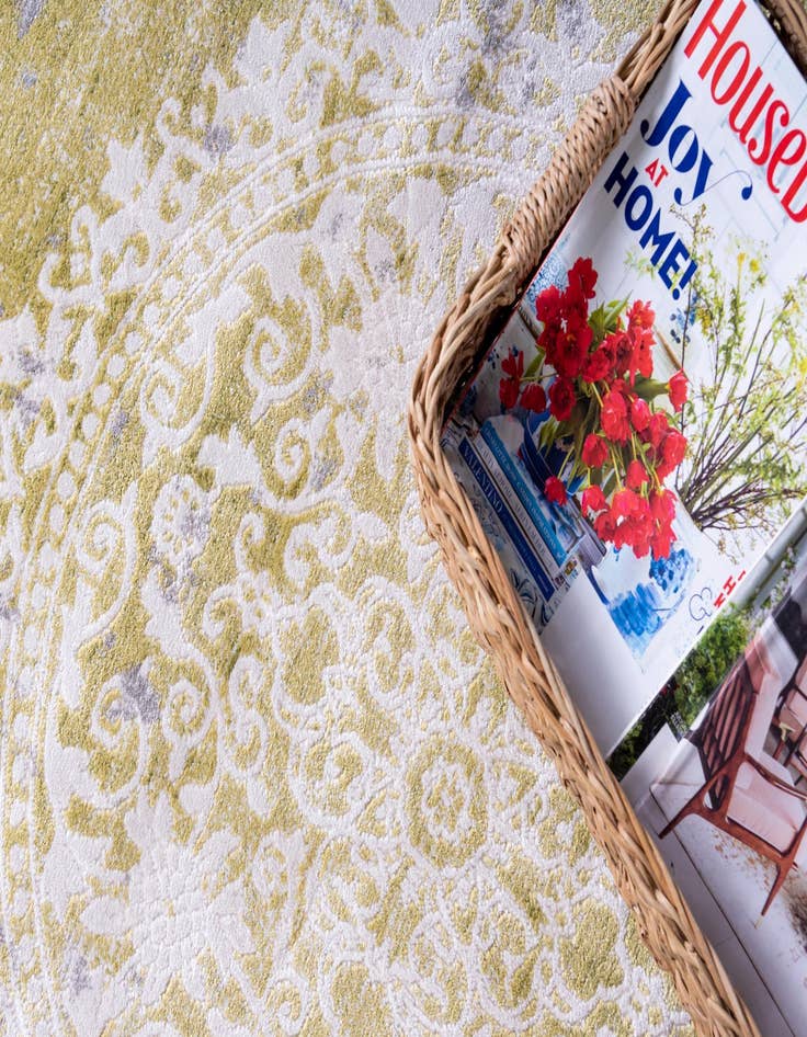 Detail image of 8' x 8' Modern Classical Round Rug