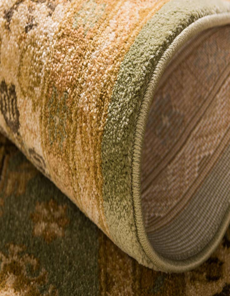 Detail image of 8' x 8' Serapi Round Rug