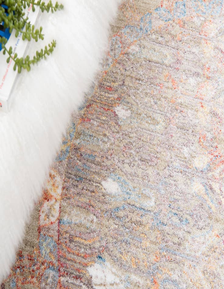 Detail image of 3' 3 x 3' 3 Williamsburg Round Rug