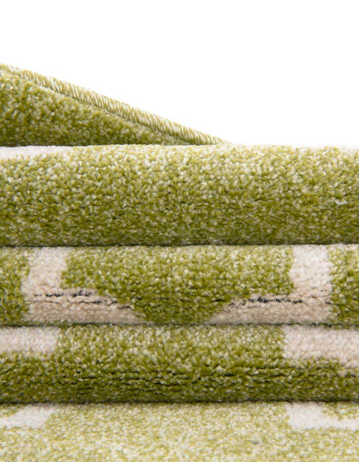 2' 7 x 19' 8 Lattice Runner Rug