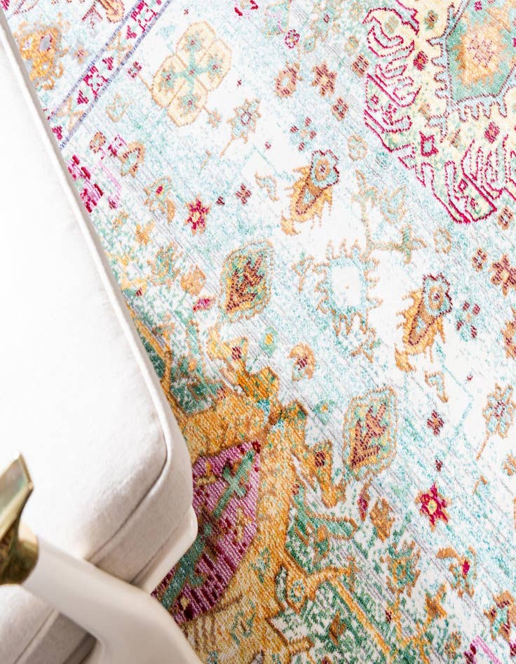 Detail image of 8' x 8' Alexis Square Rug