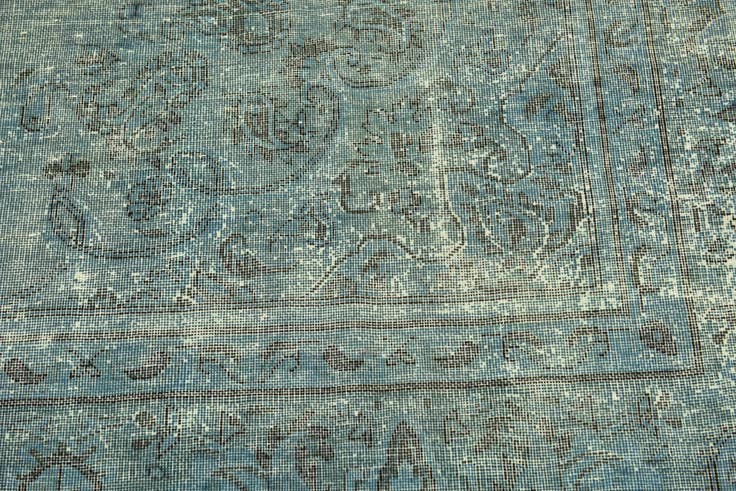 Detail image of 4' x 4' 10 Hand Knotted Ultra Vintage Persian Wool Square Rug
