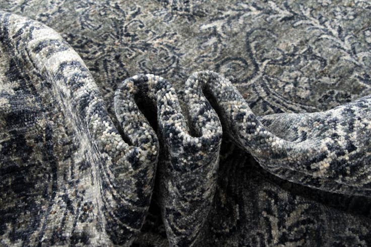 Detail image of 8' 9 x 12' 4 Ziegler Wool Rug