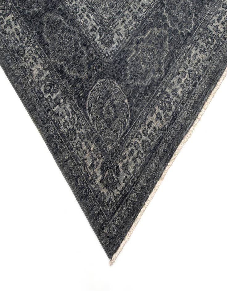 Detail image of  8' 9 x 12' 4 Ziegler Wool Rug