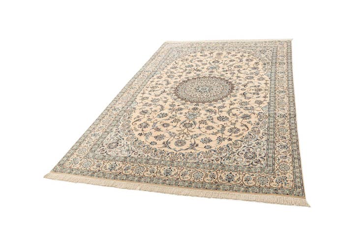 Detail image of 6' 8 x 10' 6 Hand Knotted Nain Rug