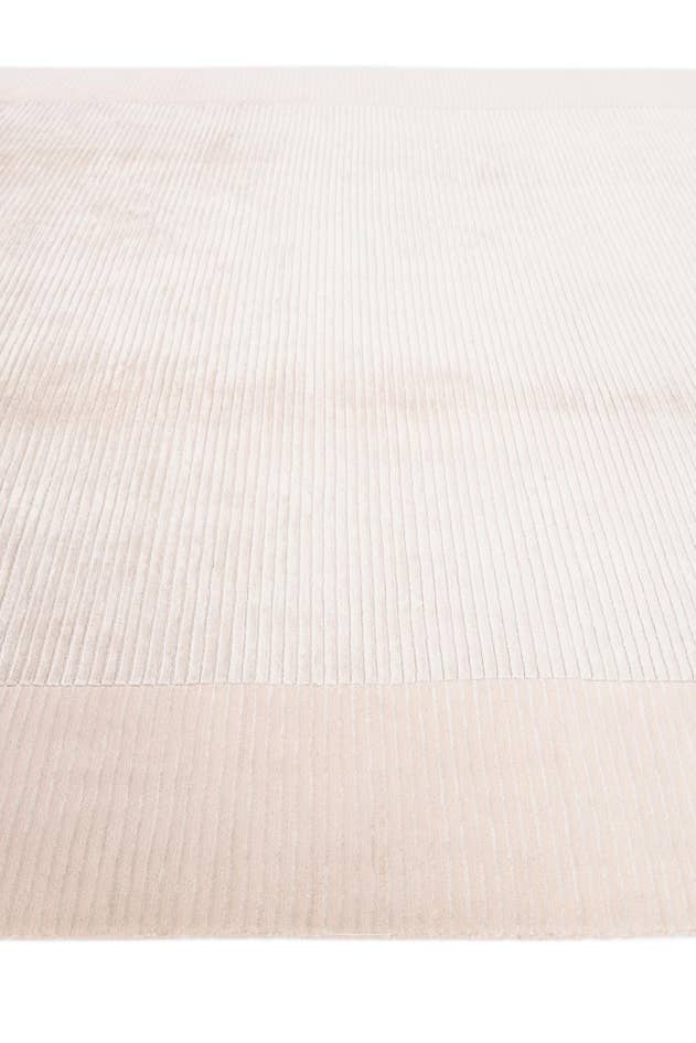 Detail image of 6' 5 x 9' 11 Hand Knotted Darya Wool Rug