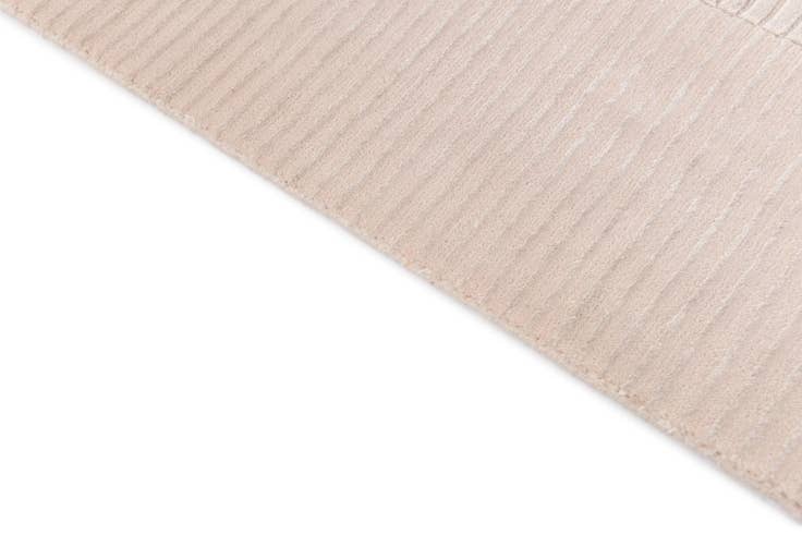 Detail image of 6' 5 x 9' 11 Hand Knotted Darya Wool Rug