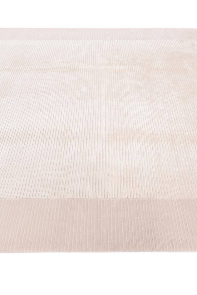 Detail image of 6' 6 x 9' 8 Hand Knotted Darya Wool Rug