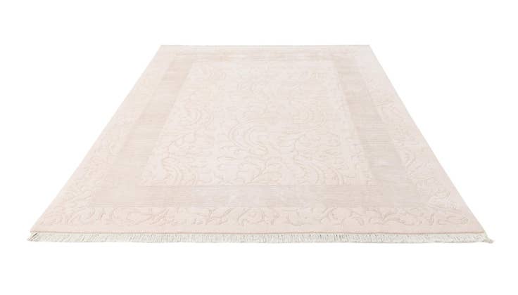 Detail image of 6' 11 x 9' 6 Hand Knotted Darya Wool Rug