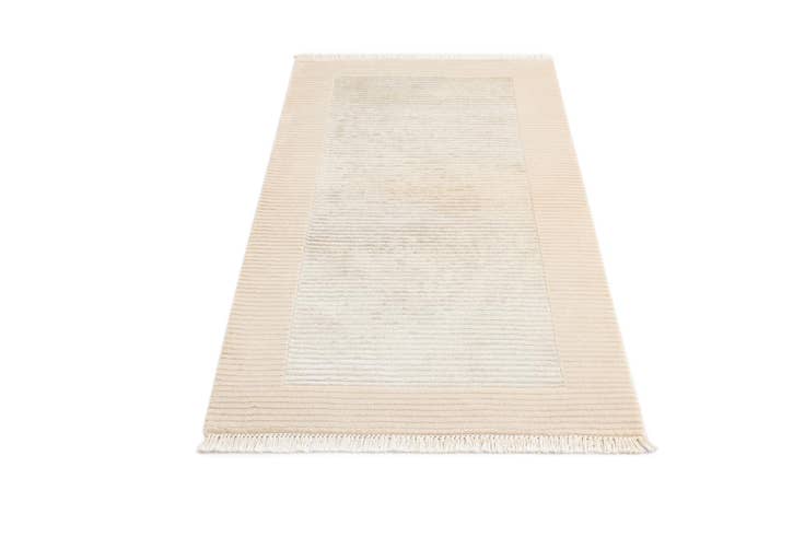 Detail image of 2' 7 x 4' 11 Hand Knotted Darya Wool Rug