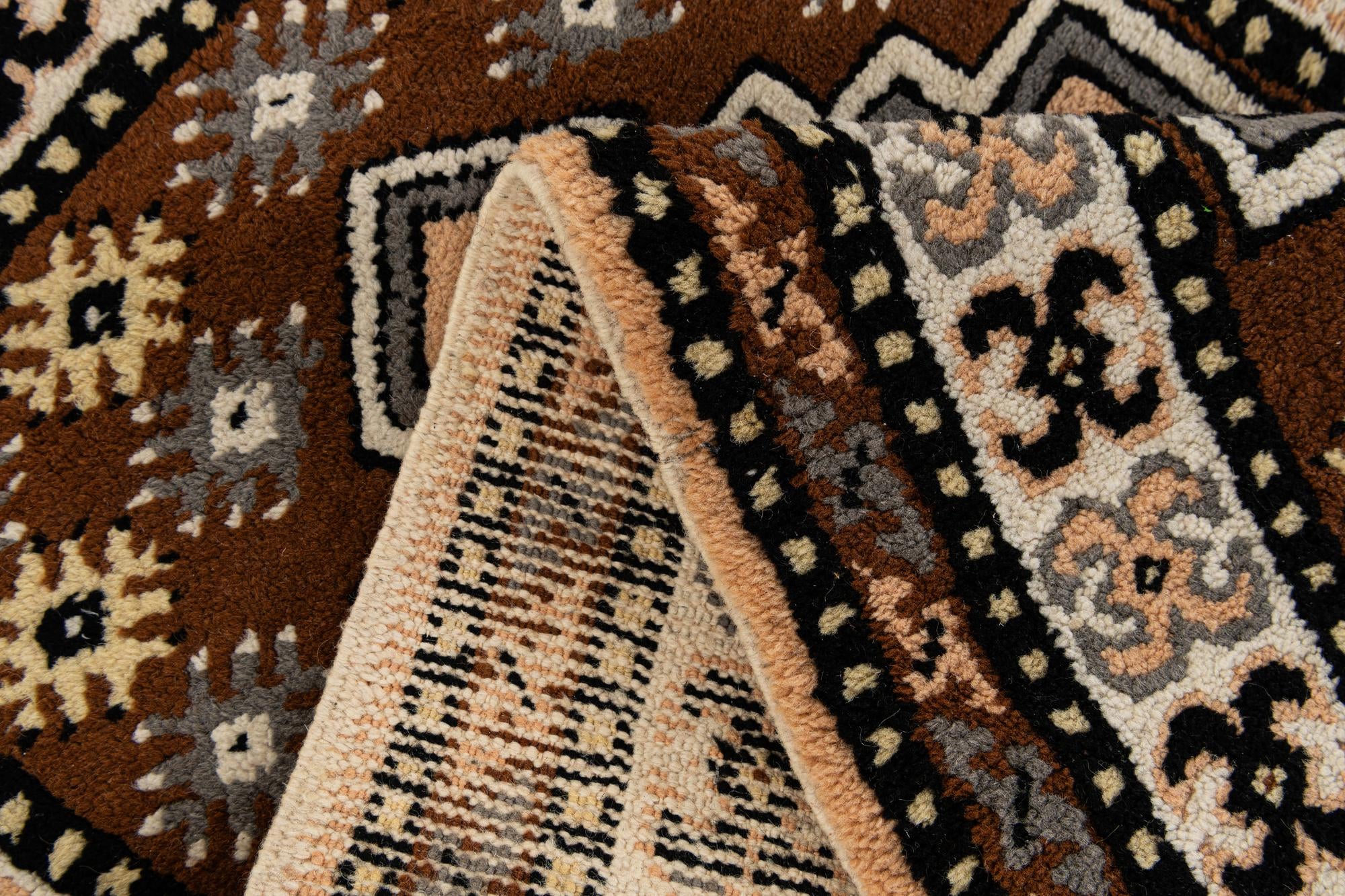 2' 8 x 4' 7 Hand Knotted Fars Wool Rug